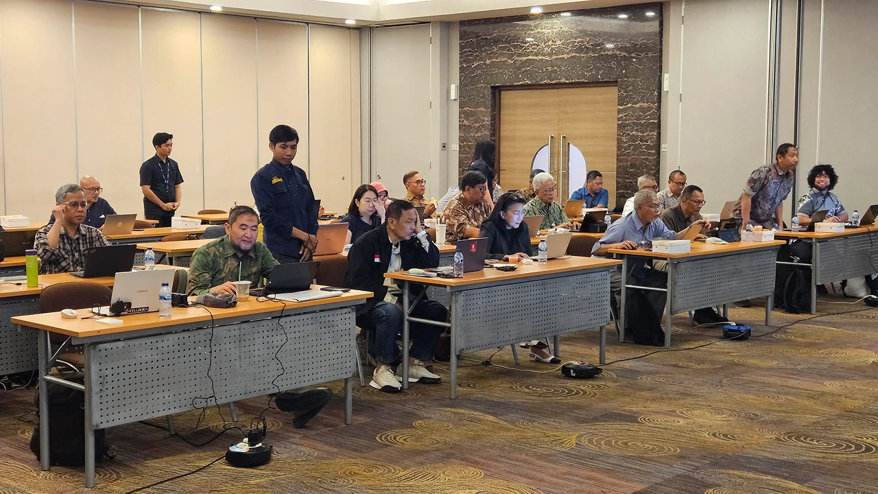 SEMAKIN MAJU DALAM MENINGKATKAN KOMPETENSI: PELATIHAN ASESOR LSP-PI DENGAN SISTEM BARU UNTUK SERTIFIKASI JARAK JAUH (SJJ)